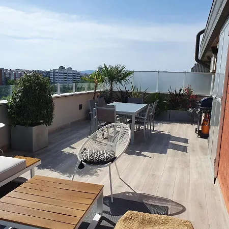 Penthouse F8 - Panoramic Terrace, View Two Towers Apartment *