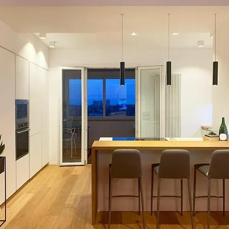 Penthouse F8 - Panoramic Terrace, View Two Towers Bologna