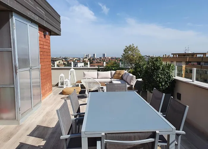 Penthouse F8 - Panoramic Terrace, View Two Towers *