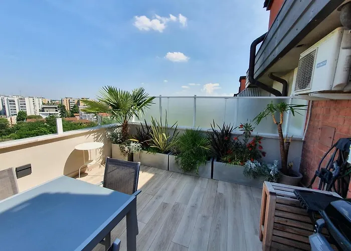 Penthouse F8 - Panoramic Terrace, View Two Towers *